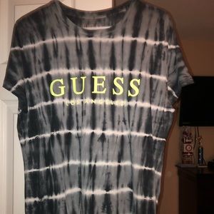 Guess T shirt